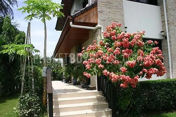 RAW5978: 2 Storey Mansion near Rawai Beach. Photo #5