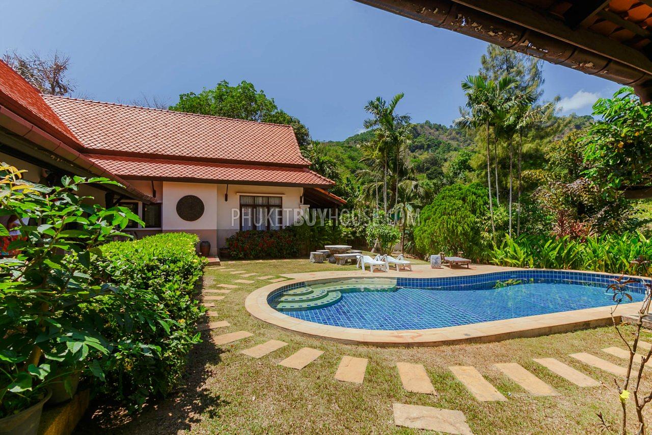 RAW5980: Thai-Balinese style Villa in Rawai. Photo #6