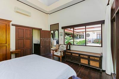 RAW5980: Thai-Balinese style Villa in Rawai. Photo #22