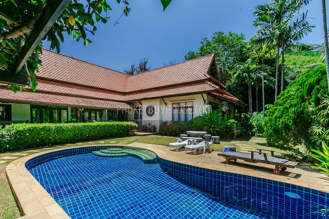 RAW5980: Thai-Balinese style Villa in Rawai. Photo #27