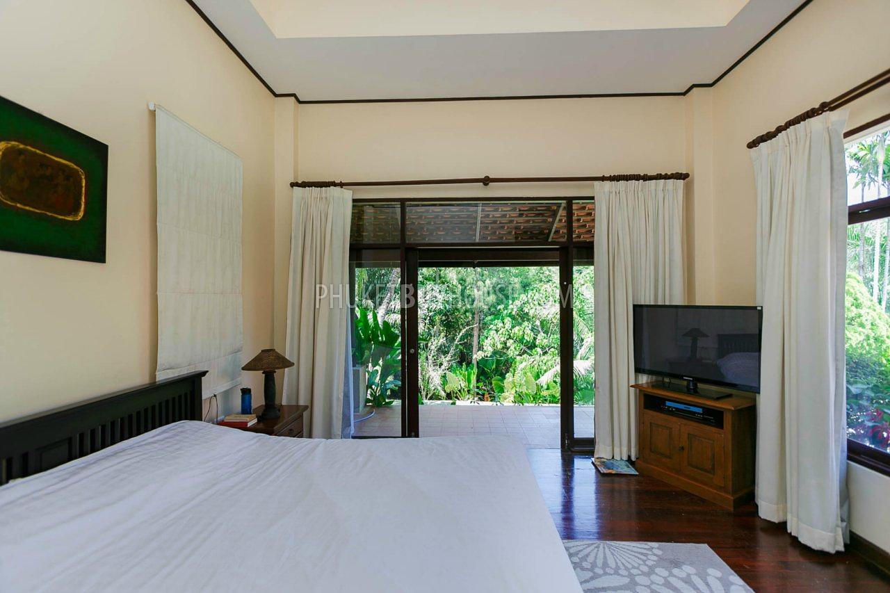 RAW5980: Thai-Balinese style Villa in Rawai. Photo #29