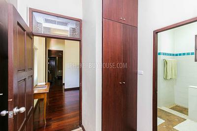 RAW5980: Thai-Balinese style Villa in Rawai. Photo #33