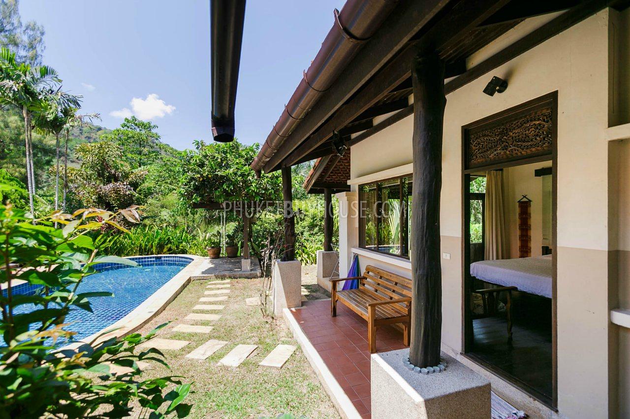 RAW5980: Thai-Balinese style Villa in Rawai. Photo #51