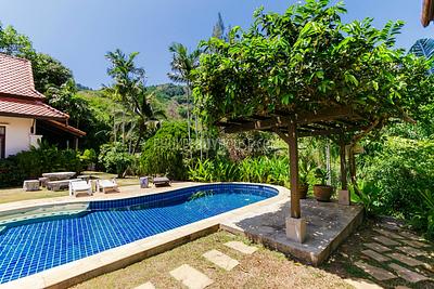 RAW5980: Thai-Balinese style Villa in Rawai. Photo #56