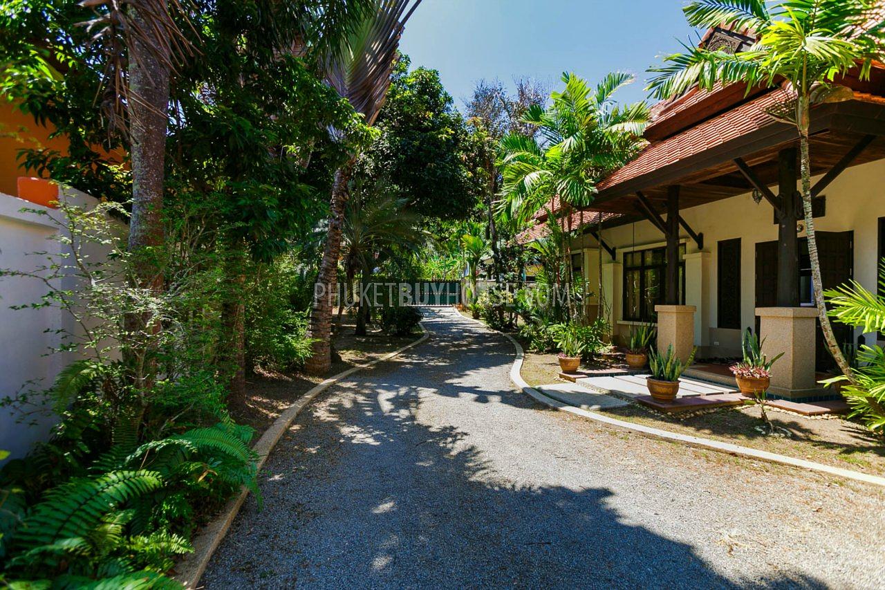 RAW5980: Thai-Balinese style Villa in Rawai. Photo #59