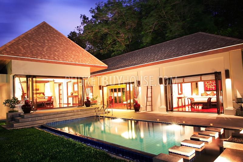 NAI6009: Beautiful Balinese Style Villa near Nai Harn beach. Photo #2