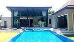 CHE6058: Modern style Villa with 3+1 Bedrooms in CherngTalay. Thumbnail #4