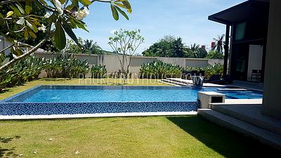 CHE6058: Modern style Villa with 3+1 Bedrooms in CherngTalay. Photo #8