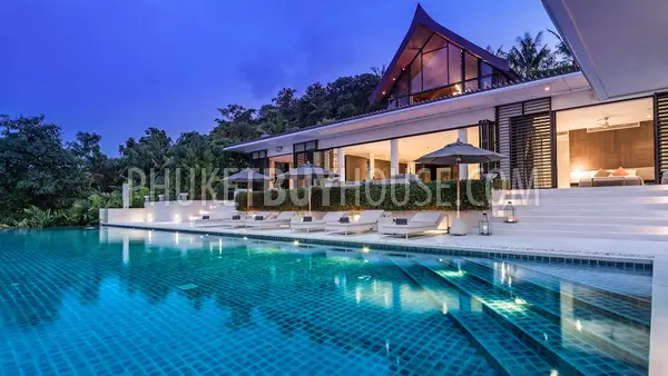 CAP6101: Luxury 6-bedroom Villa with a private Beach on its front and Panoramic Sea View
. Fotoğraf #13