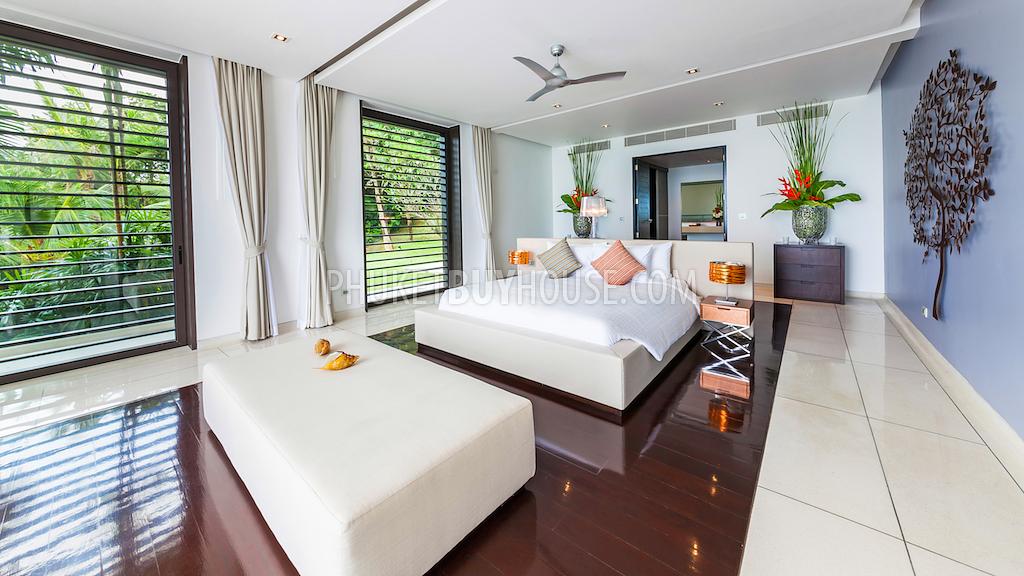 CAP6101: Luxury 6-bedroom Villa with a private Beach on its front and Panoramic Sea View  . Фото #21