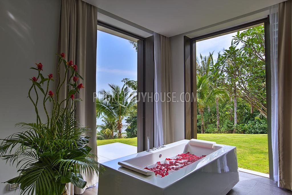 CAP6101: Luxury 6-bedroom Villa with a private Beach on its front and Panoramic Sea View  . Фото #23