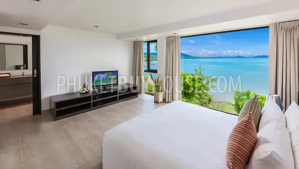 CAP6101: Luxury 6-bedroom Villa with a private Beach on its front and Panoramic Sea View
. Fotoğraf #38