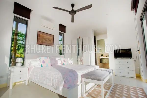 RAW21700: Modern pool villa in Rawai. Photo #7