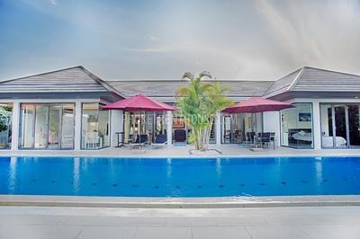 RAW21700: Modern pool villa in Rawai. Фото #9