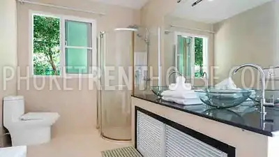 PAN21869: Beach front 4 bedroom villa. Photo #4