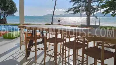 PAN21869: Beach front 4 bedroom villa. Photo #19