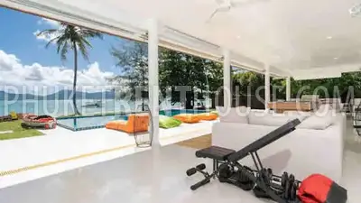 PAN21869: Beach front 4 bedroom villa. Photo #13