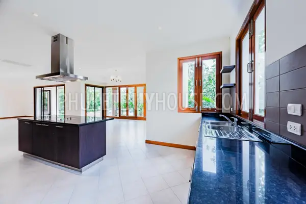 BAN6087: Beautiful Villa with Pool near Laguna area. Fotoğraf #64