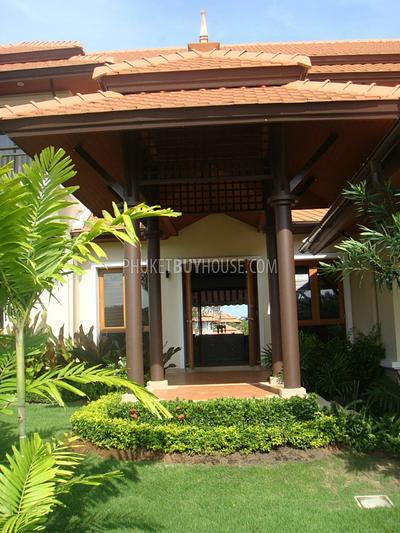 BAN6089: Stylish Villa with 4 bedrooms in Bang Tao. Photo #4