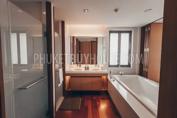NAT6091: Beachfront Penthouse in Nai Thon. Photo #6