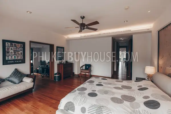 NAT6091: Beachfront Penthouse in Nai Thon. Photo #11