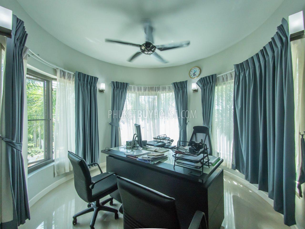 RAW6092: Beautiful 3 (up to 5) bedrooms Villa in Rawai with office and gym. Photo #10