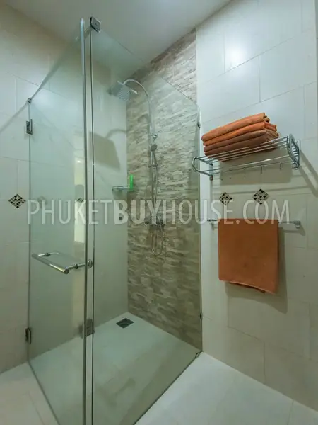 RAW6092: Beautiful 3 (up to 5) bedrooms Villa in Rawai with office and gym. Photo #28