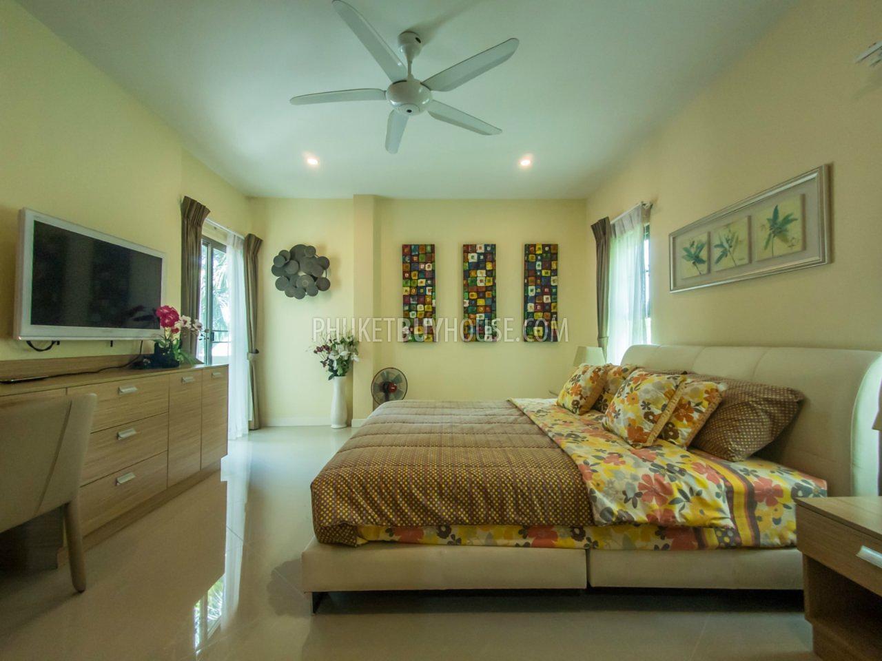RAW6092: Beautiful 3 (up to 5) bedrooms Villa in Rawai with office and gym. Photo #30