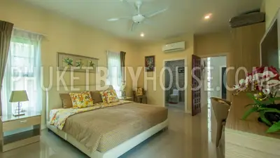 RAW6092: Beautiful 3 (up to 5) bedrooms Villa in Rawai with office and gym. Photo #32