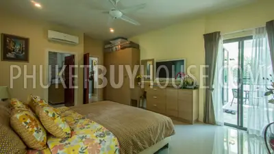 RAW6092: Beautiful 3 (up to 5) bedrooms Villa in Rawai with office and gym. Photo #33