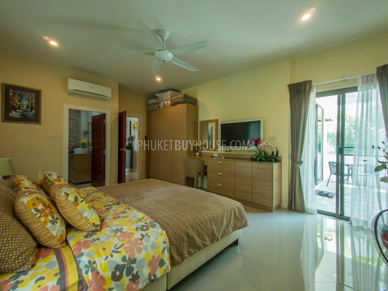 RAW6092: Beautiful 3 (up to 5) bedrooms Villa in Rawai with office and gym. Photo #33