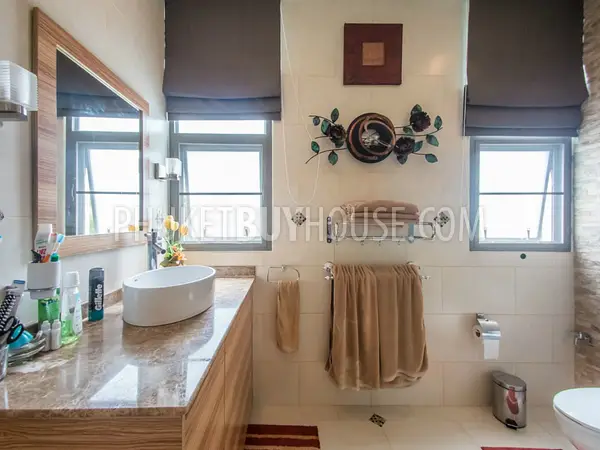 RAW6092: Beautiful 3 (up to 5) bedrooms Villa in Rawai with office and gym. Photo #35