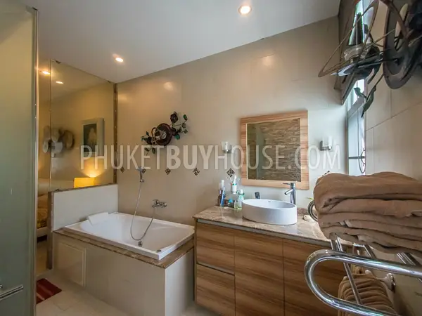 RAW6092: Beautiful 3 (up to 5) bedrooms Villa in Rawai with office and gym. Photo #36