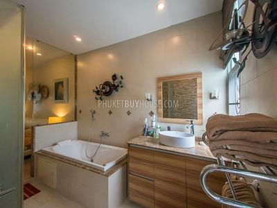 RAW6092: Beautiful 3 (up to 5) bedrooms Villa in Rawai with office and gym. Фото #36