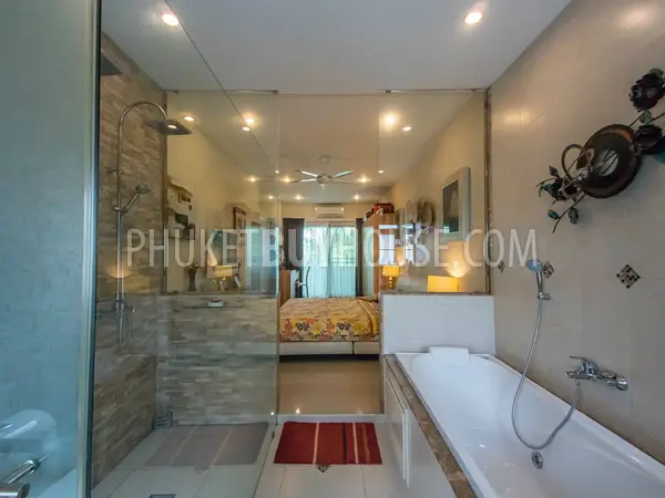RAW6092: Beautiful 3 (up to 5) bedrooms Villa in Rawai with office and gym. Photo #38