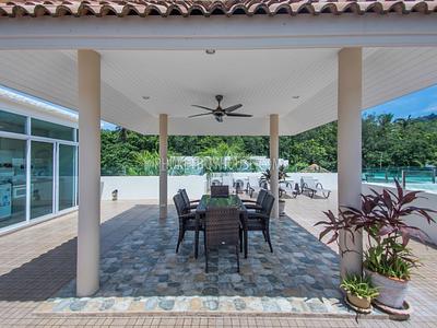 RAW6092: Beautiful 3 (up to 5) bedrooms Villa in Rawai with office and gym. Фото #49