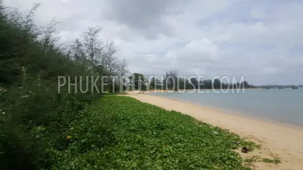 PHA6136: 13 Rai of Land near Sarasin Bridge. Photo #1