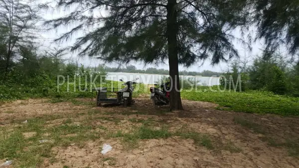 PHA6136: 13 Rai of Land near Sarasin Bridge. Photo #2