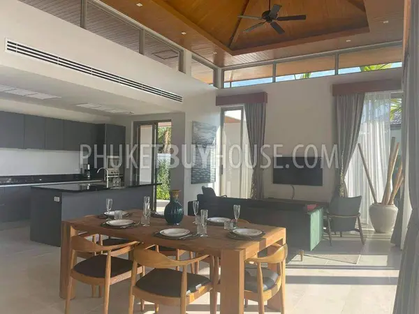 LAY7103: Private Pool 4 Bedroom Luxury Villa with Big Land Plot in Layan. Photo #2