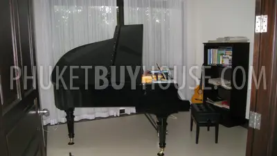 BAN6164: 5 Bedroom Villa with magic lake view in Laguna. Fotoğraf #21