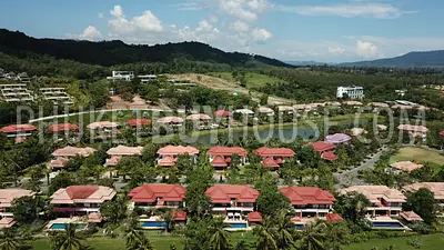 BAN6199: Villa by the lake in the most prestigious area of ​​Phuket, near Bang Tao beach. Fotoğraf #1