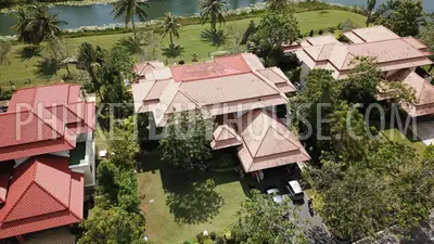 BAN6199: Villa by the lake in the most prestigious area of ​​Phuket, near Bang Tao beach. Fotoğraf #2