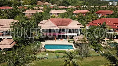 BAN6199: Villa by the lake in the most prestigious area of ​​Phuket, near Bang Tao beach. Fotoğraf #4