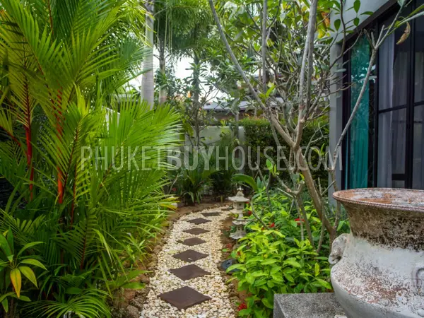 NAI6210: Three Bedroom Tropical Villa near by Nai Harn Beach. Photo #3