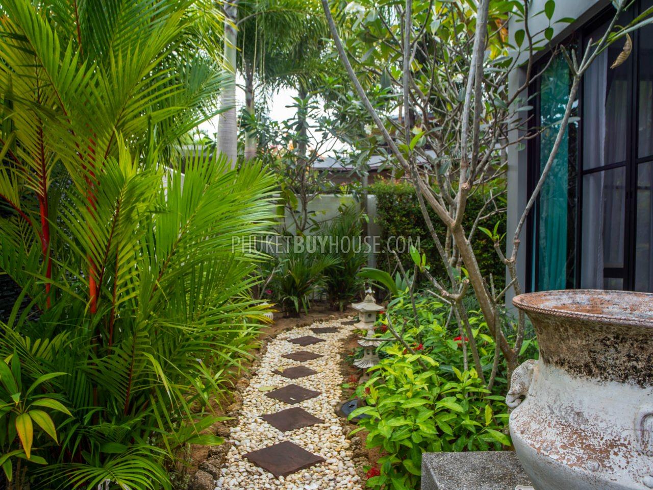 NAI6210: Three Bedroom Tropical Villa near by Nai Harn Beach. Photo #3