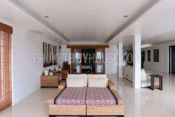 KAT6255: Luxury Penthouse on the 1-st Line with a Fantastic Sea View of Kata Bay. Photo #32