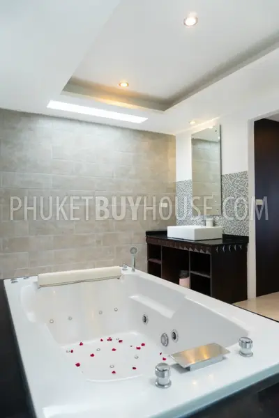 KAT6255: Luxury Penthouse on the 1-st Line with a Fantastic Sea View of Kata Bay. Photo #43