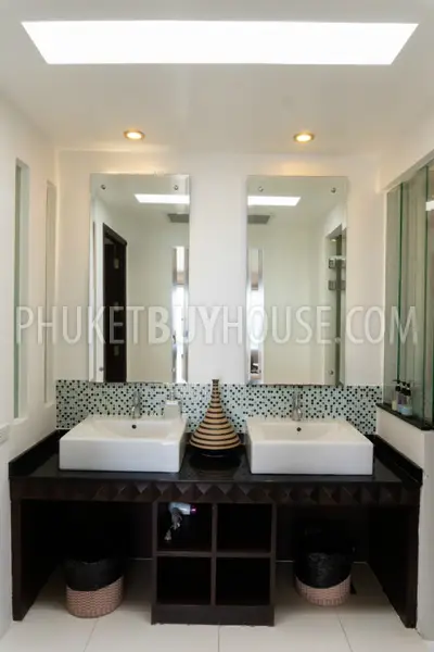 KAT6255: Luxury Penthouse on the 1-st Line with a Fantastic Sea View of Kata Bay. Photo #52