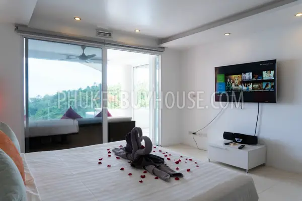 KAT6255: Luxury Penthouse on the 1-st Line with a Fantastic Sea View of Kata Bay. Photo #56