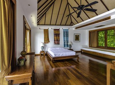 SUR1293: Luxury Three Bedroom Villa in Surin. Photo #16
